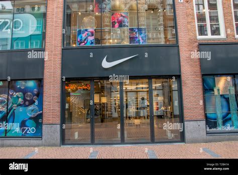 nike amsterdam kalverstraat|nike amsterdam headquarters.